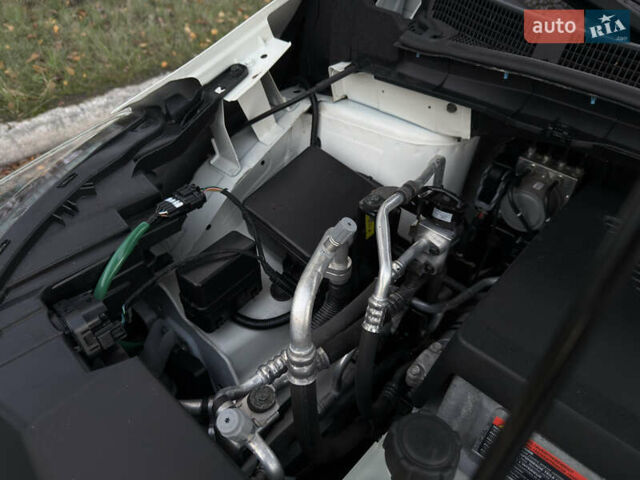 Белый Ниссан Лиф, объемом двигателя 0 л и пробегом 97 тыс. км за 12999 $, фото 26 на Automoto.ua