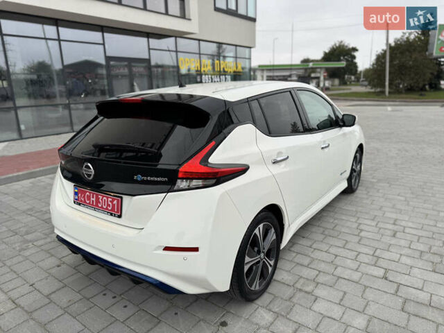 Белый Ниссан Лиф, объемом двигателя 0 л и пробегом 52 тыс. км за 13900 $, фото 8 на Automoto.ua