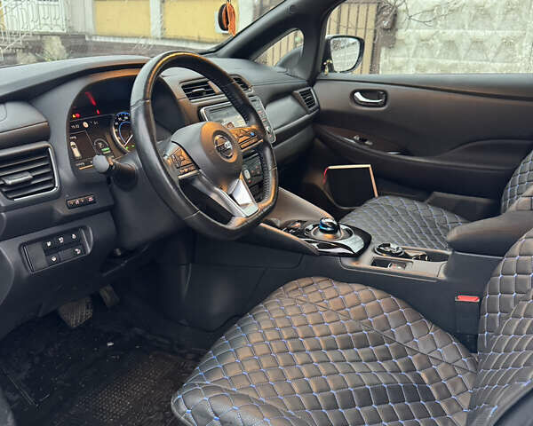 Белый Ниссан Лиф, объемом двигателя 0 л и пробегом 65 тыс. км за 13200 $, фото 12 на Automoto.ua