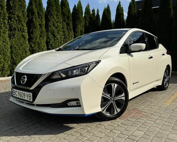 Білий Ніссан Ліф, об'ємом двигуна 0 л та пробігом 146 тис. км за 15700 $, фото 5 на Automoto.ua