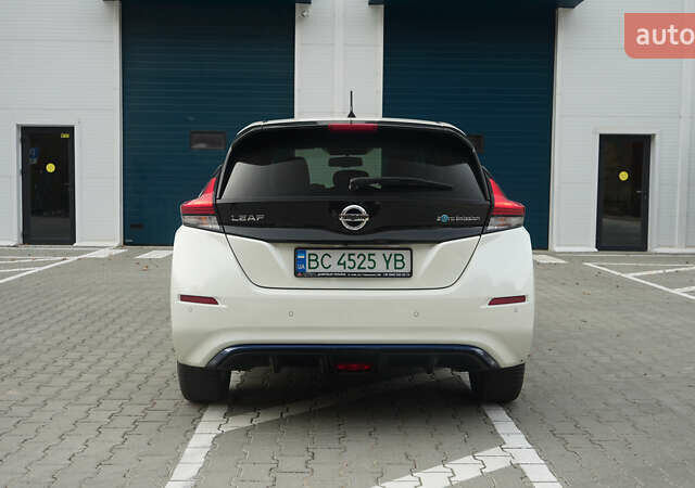 Белый Ниссан Лиф, объемом двигателя 0 л и пробегом 106 тыс. км за 16500 $, фото 6 на Automoto.ua