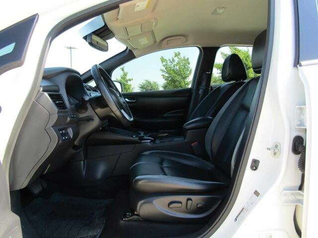 Білий Ніссан Ліф, об'ємом двигуна 0 л та пробігом 44 тис. км за 14000 $, фото 10 на Automoto.ua