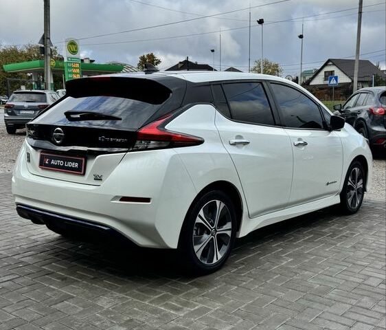 Білий Ніссан Ліф, об'ємом двигуна 0 л та пробігом 75 тис. км за 15700 $, фото 3 на Automoto.ua