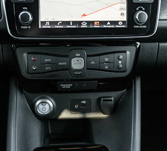 Белый Ниссан Лиф, объемом двигателя 0 л и пробегом 49 тыс. км за 13750 $, фото 34 на Automoto.ua