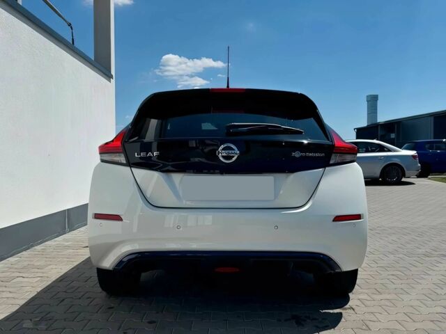 Білий Ніссан Ліф, об'ємом двигуна 0 л та пробігом 43 тис. км за 9000 $, фото 5 на Automoto.ua