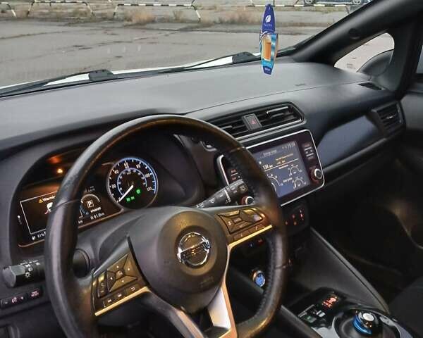 Белый Ниссан Лиф, объемом двигателя 0 л и пробегом 109 тыс. км за 12900 $, фото 16 на Automoto.ua