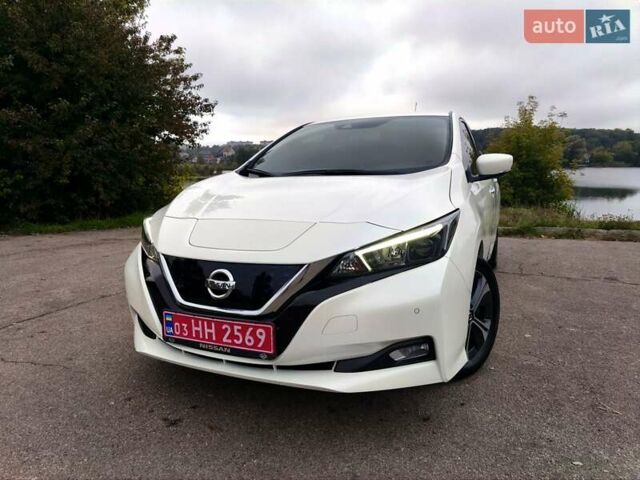 Белый Ниссан Лиф, объемом двигателя 0 л и пробегом 72 тыс. км за 13750 $, фото 31 на Automoto.ua