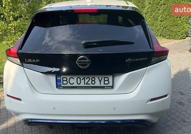 Белый Ниссан Лиф, объемом двигателя 0 л и пробегом 55 тыс. км за 17500 $, фото 23 на Automoto.ua