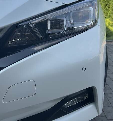 Белый Ниссан Лиф, объемом двигателя 0 л и пробегом 55 тыс. км за 17500 $, фото 11 на Automoto.ua