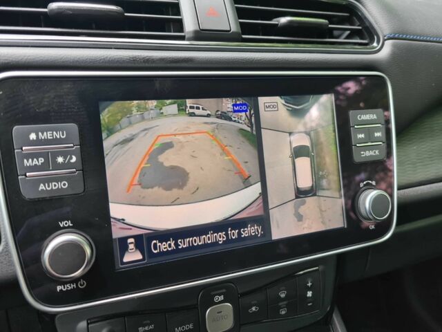 Білий Ніссан Ліф, об'ємом двигуна 0 л та пробігом 85 тис. км за 13500 $, фото 2 на Automoto.ua