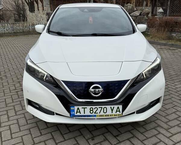 Белый Ниссан Лиф, объемом двигателя 0 л и пробегом 91 тыс. км за 12500 $, фото 8 на Automoto.ua