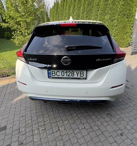 Белый Ниссан Лиф, объемом двигателя 0 л и пробегом 55 тыс. км за 17500 $, фото 21 на Automoto.ua