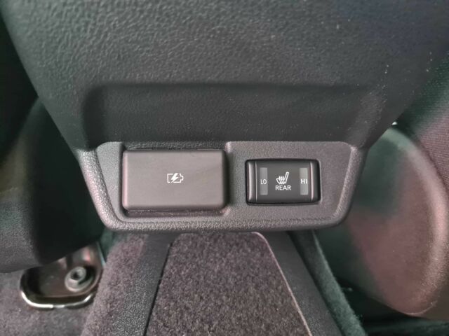 Білий Ніссан Ліф, об'ємом двигуна 0 л та пробігом 85 тис. км за 13500 $, фото 4 на Automoto.ua