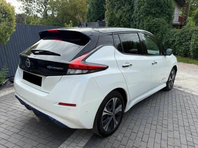 Білий Ніссан Ліф, об'ємом двигуна 0 л та пробігом 68 тис. км за 9000 $, фото 3 на Automoto.ua