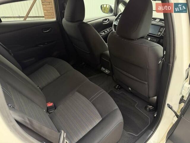 Белый Ниссан Лиф, объемом двигателя 0 л и пробегом 127 тыс. км за 14999 $, фото 51 на Automoto.ua