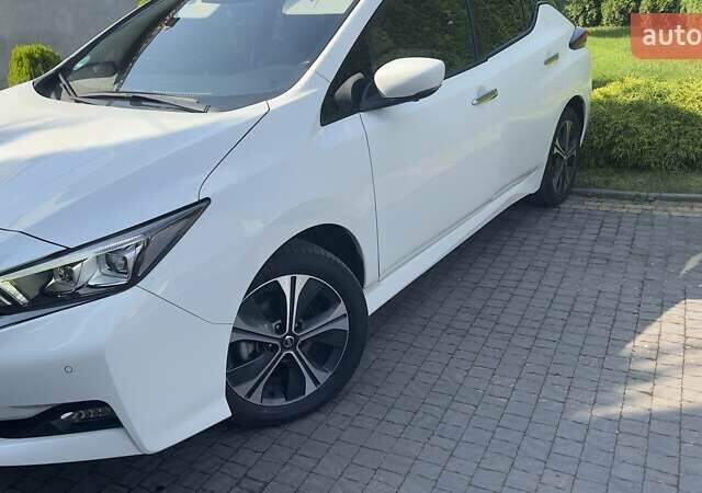 Белый Ниссан Лиф, объемом двигателя 0 л и пробегом 55 тыс. км за 17500 $, фото 14 на Automoto.ua