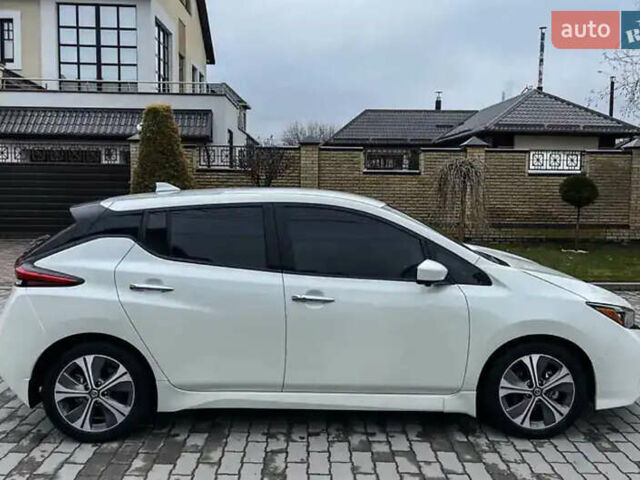 Білий Ніссан Ліф, об'ємом двигуна 0 л та пробігом 81 тис. км за 13700 $, фото 7 на Automoto.ua