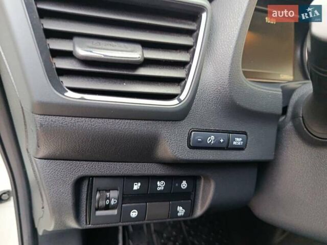 Белый Ниссан Лиф, объемом двигателя 0 л и пробегом 53 тыс. км за 14350 $, фото 23 на Automoto.ua