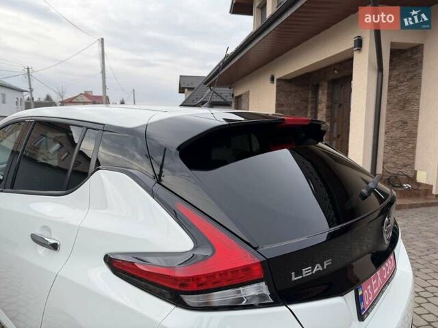 Белый Ниссан Лиф, объемом двигателя 0 л и пробегом 127 тыс. км за 14999 $, фото 19 на Automoto.ua