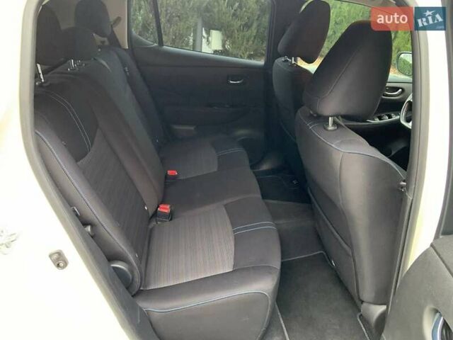 Белый Ниссан Лиф, объемом двигателя 0 л и пробегом 90 тыс. км за 13900 $, фото 20 на Automoto.ua