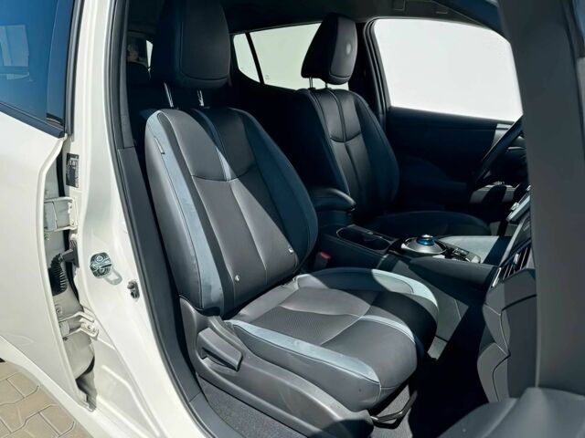 Білий Ніссан Ліф, об'ємом двигуна 0 л та пробігом 43 тис. км за 9000 $, фото 12 на Automoto.ua