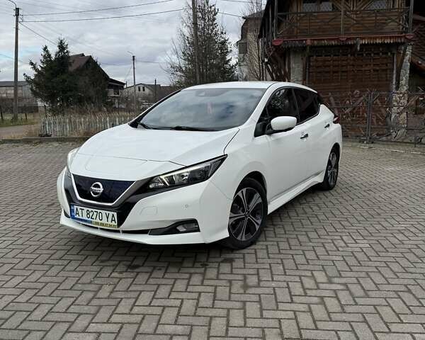 Белый Ниссан Лиф, объемом двигателя 0 л и пробегом 91 тыс. км за 12500 $, фото 19 на Automoto.ua