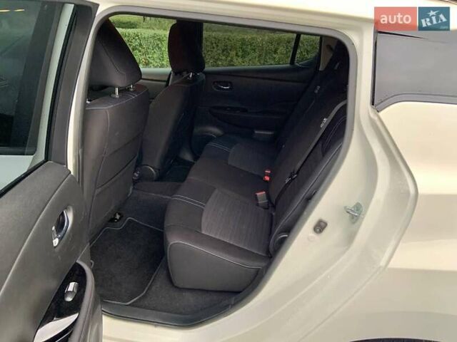 Белый Ниссан Лиф, объемом двигателя 0 л и пробегом 90 тыс. км за 13900 $, фото 21 на Automoto.ua