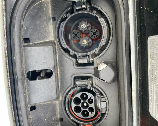 Белый Ниссан Лиф, объемом двигателя 0 л и пробегом 68 тыс. км за 16500 $, фото 8 на Automoto.ua