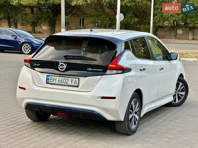 Белый Ниссан Лиф, объемом двигателя 0 л и пробегом 98 тыс. км за 13500 $, фото 8 на Automoto.ua