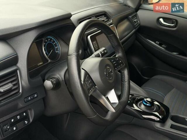 Белый Ниссан Лиф, объемом двигателя 0 л и пробегом 127 тыс. км за 14999 $, фото 31 на Automoto.ua