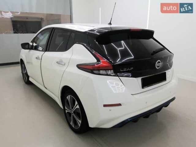 Белый Ниссан Лиф, объемом двигателя 0 л и пробегом 116 тыс. км за 15054 $, фото 2 на Automoto.ua