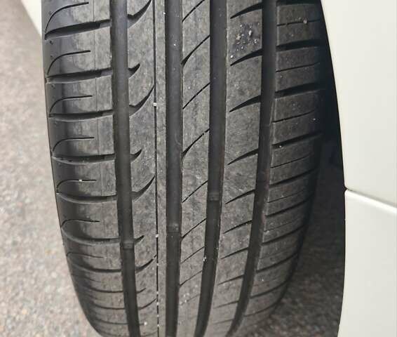 Белый Ниссан Лиф, объемом двигателя 0 л и пробегом 72 тыс. км за 13750 $, фото 57 на Automoto.ua