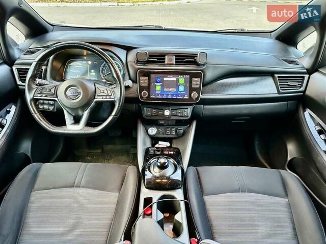 Белый Ниссан Лиф, объемом двигателя 0 л и пробегом 98 тыс. км за 13500 $, фото 18 на Automoto.ua