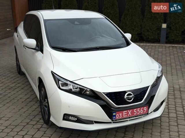 Белый Ниссан Лиф, объемом двигателя 0 л и пробегом 127 тыс. км за 14999 $, фото 1 на Automoto.ua