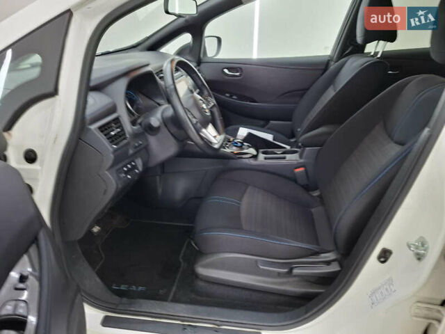 Белый Ниссан Лиф, объемом двигателя 0 л и пробегом 67 тыс. км за 14296 $, фото 8 на Automoto.ua