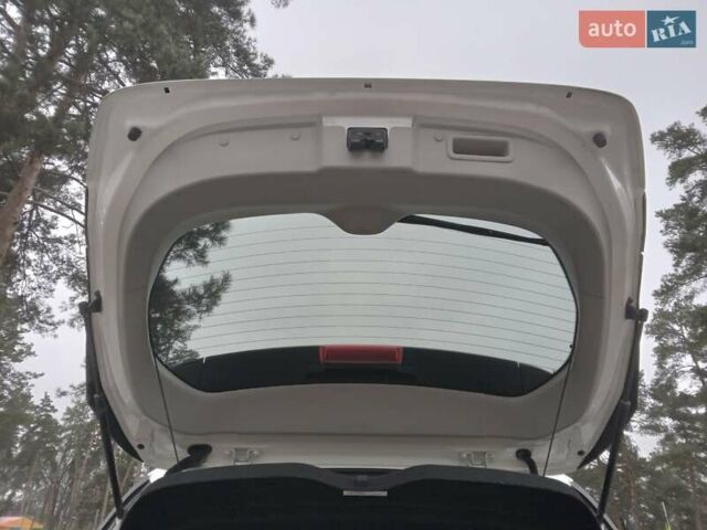 Білий Ніссан Ліф, об'ємом двигуна 0 л та пробігом 81 тис. км за 16990 $, фото 31 на Automoto.ua