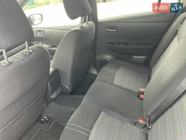 Белый Ниссан Лиф, объемом двигателя 0 л и пробегом 68 тыс. км за 16500 $, фото 15 на Automoto.ua