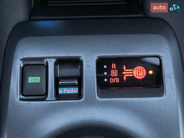 Белый Ниссан Лиф, объемом двигателя 0 л и пробегом 118 тыс. км за 14800 $, фото 30 на Automoto.ua