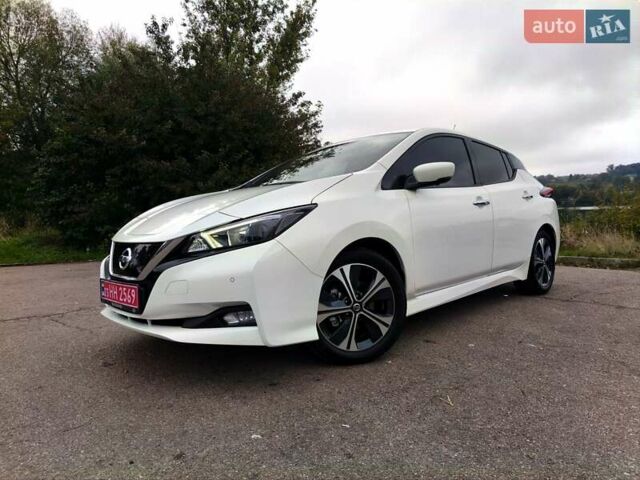 Белый Ниссан Лиф, объемом двигателя 0 л и пробегом 72 тыс. км за 13750 $, фото 51 на Automoto.ua