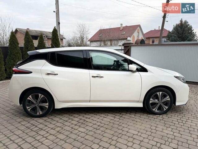 Белый Ниссан Лиф, объемом двигателя 0 л и пробегом 127 тыс. км за 14999 $, фото 9 на Automoto.ua