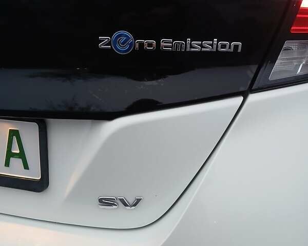 Белый Ниссан Лиф, объемом двигателя 0 л и пробегом 109 тыс. км за 12900 $, фото 8 на Automoto.ua