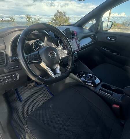 Білий Ніссан Ліф, об'ємом двигуна 0 л та пробігом 62 тис. км за 16000 $, фото 7 на Automoto.ua