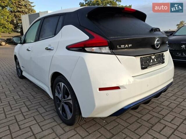 Белый Ниссан Лиф, объемом двигателя 0 л и пробегом 39 тыс. км за 14900 $, фото 2 на Automoto.ua