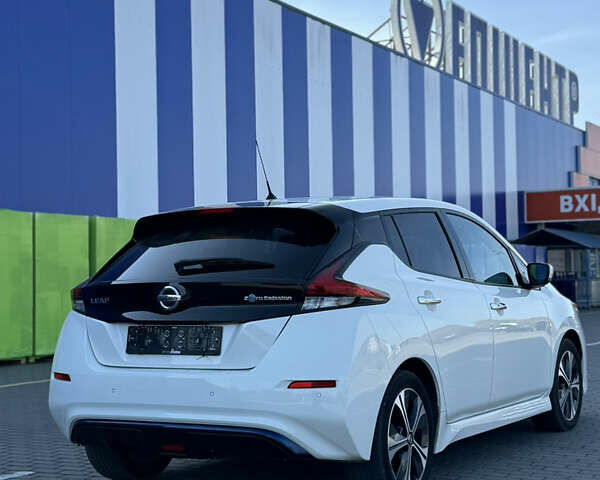 Белый Ниссан Лиф, объемом двигателя 0 л и пробегом 90 тыс. км за 13100 $, фото 2 на Automoto.ua