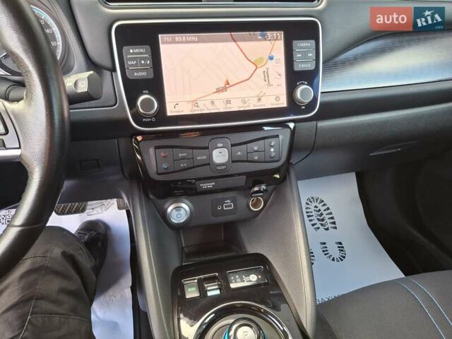 Белый Ниссан Лиф, объемом двигателя 0 л и пробегом 129 тыс. км за 12500 $, фото 22 на Automoto.ua