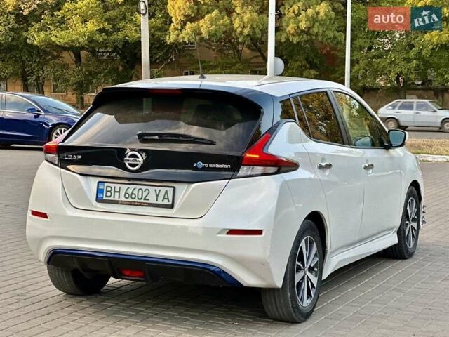 Белый Ниссан Лиф, объемом двигателя 0 л и пробегом 98 тыс. км за 13500 $, фото 4 на Automoto.ua