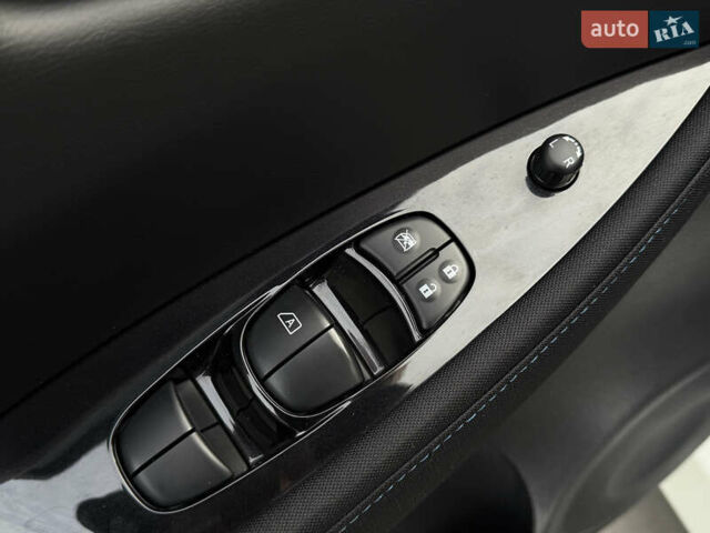 Белый Ниссан Лиф, объемом двигателя 0 л и пробегом 100 тыс. км за 15450 $, фото 24 на Automoto.ua