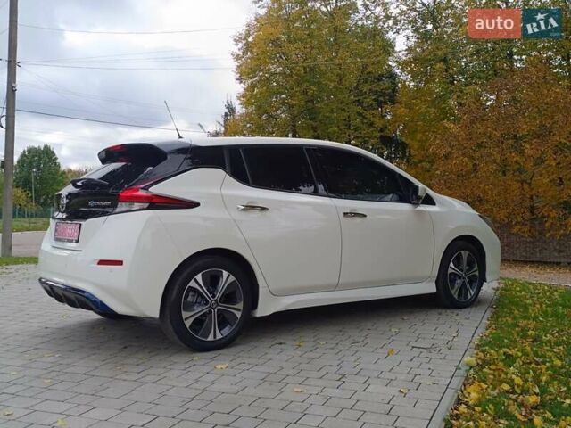 Белый Ниссан Лиф, объемом двигателя 0 л и пробегом 76 тыс. км за 13800 $, фото 14 на Automoto.ua