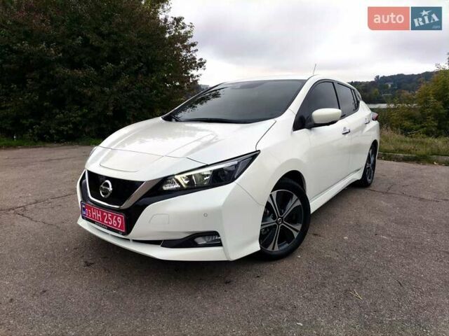 Белый Ниссан Лиф, объемом двигателя 0 л и пробегом 72 тыс. км за 13750 $, фото 34 на Automoto.ua