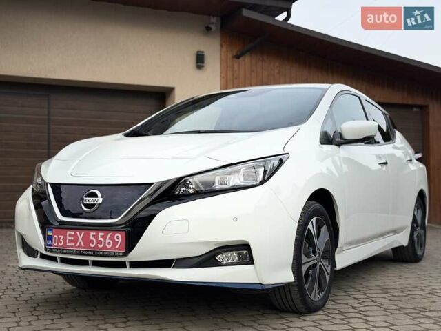 Белый Ниссан Лиф, объемом двигателя 0 л и пробегом 127 тыс. км за 14999 $, фото 6 на Automoto.ua